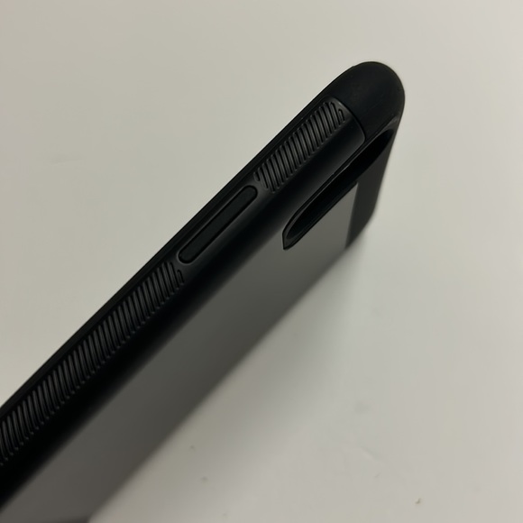 ESR - Apple iPhone Xs/X Phone Case - Black - Picture 4 of 9